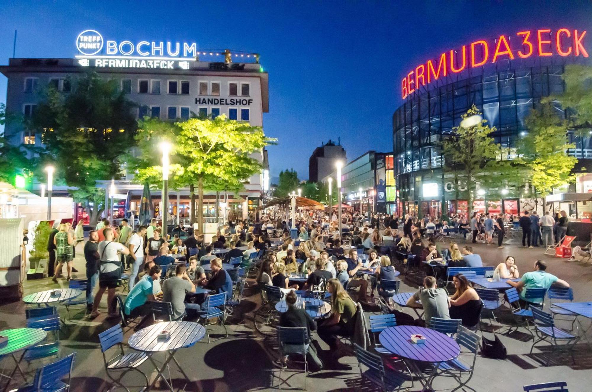 Feelslikehome - Urbane Altbauwohnung Mit Dachterasse& Parkplatz Бохум Екстер'єр фото