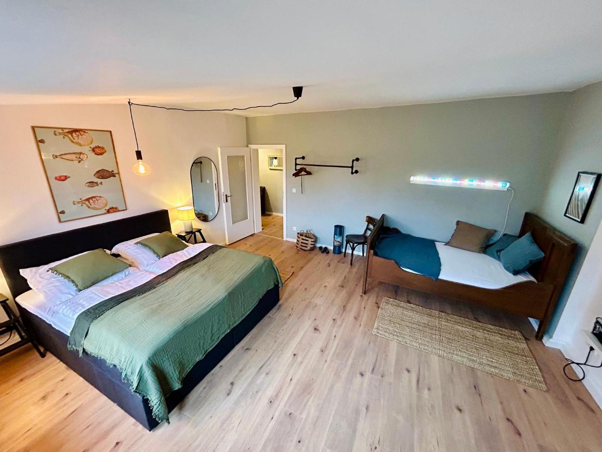Feelslikehome - Urbane Altbauwohnung Mit Dachterasse& Parkplatz Бохум Екстер'єр фото